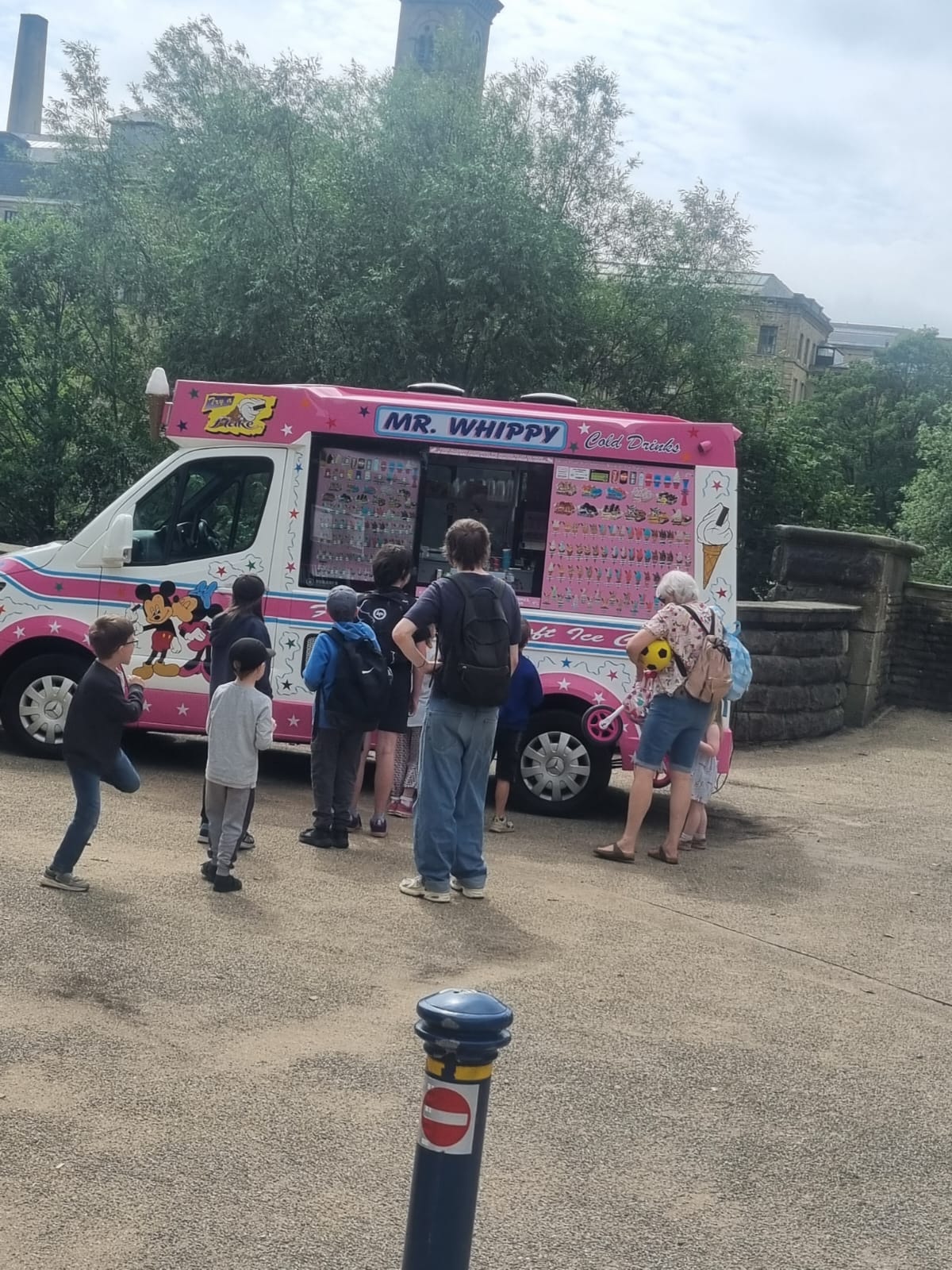 Mr Whippy van on location